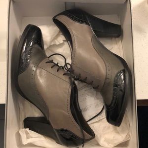 Super lightly like new classy bootie heel